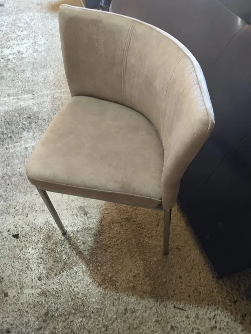 Scaun după retapițare